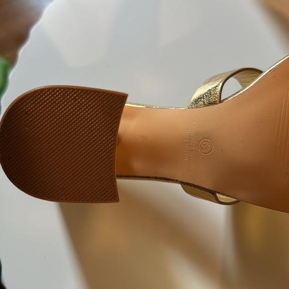 Gold Heels - Picture 5 of 5